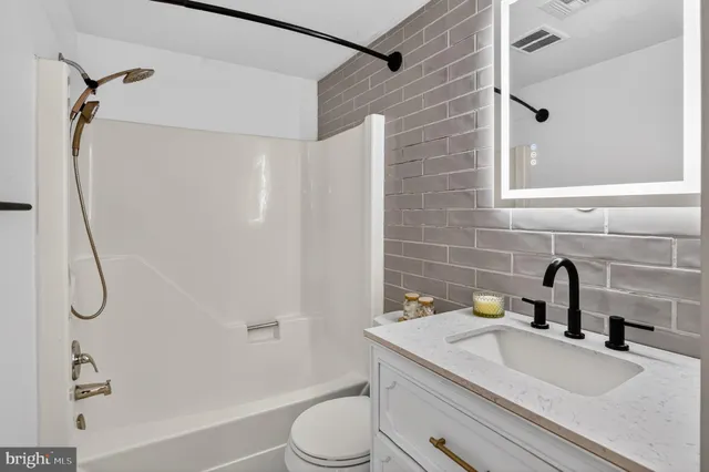 $640,000 | 1534 Youngs Point Place, Herndon, VA 20170