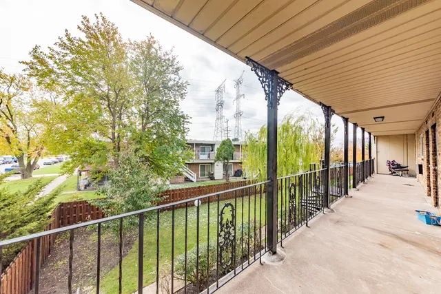 $1,675 | 9450 Washington Road, Unit 2B, Morton Grove, IL 60053