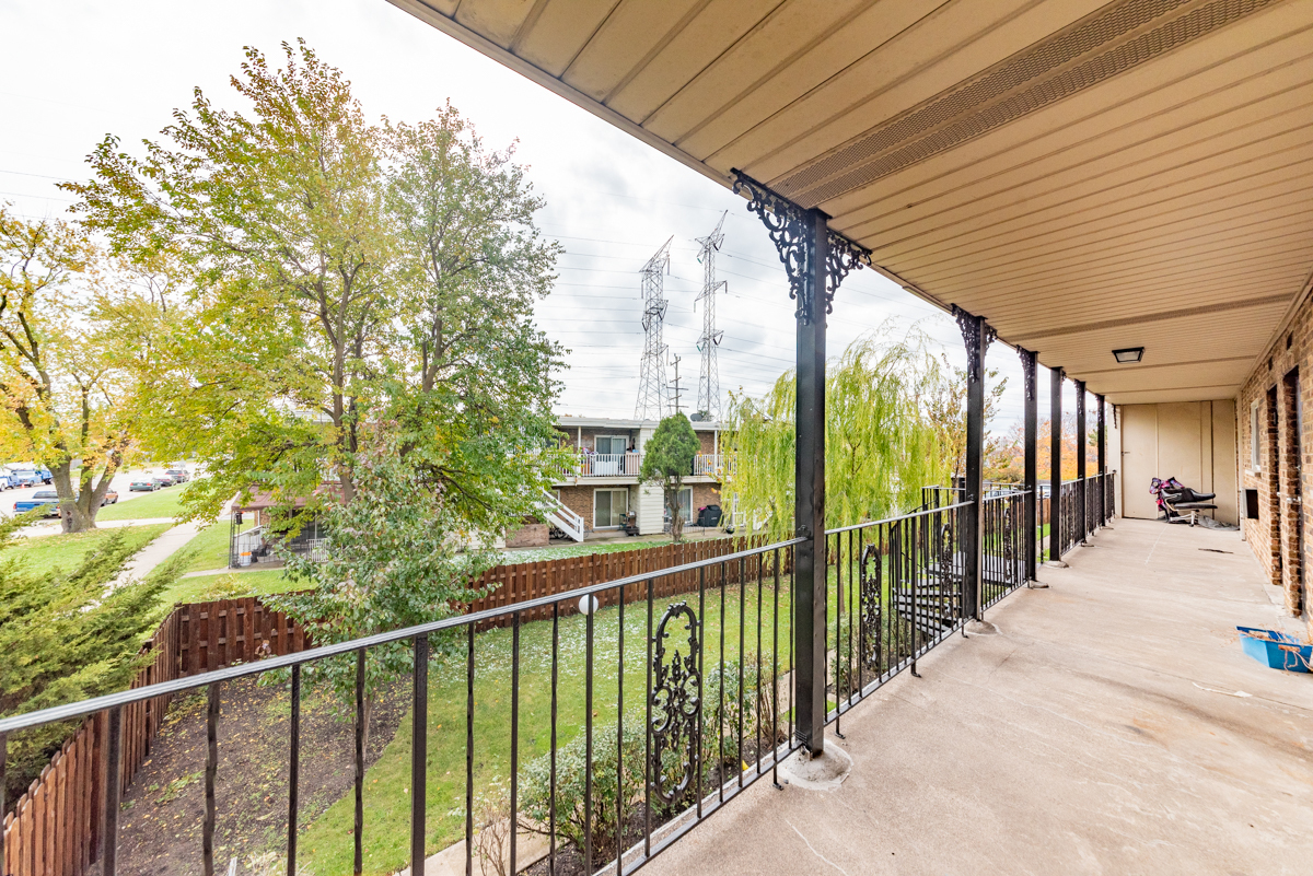 9450 Washington Road, Unit 2B Morton Grove, IL 60053 - Photo 14 of 16