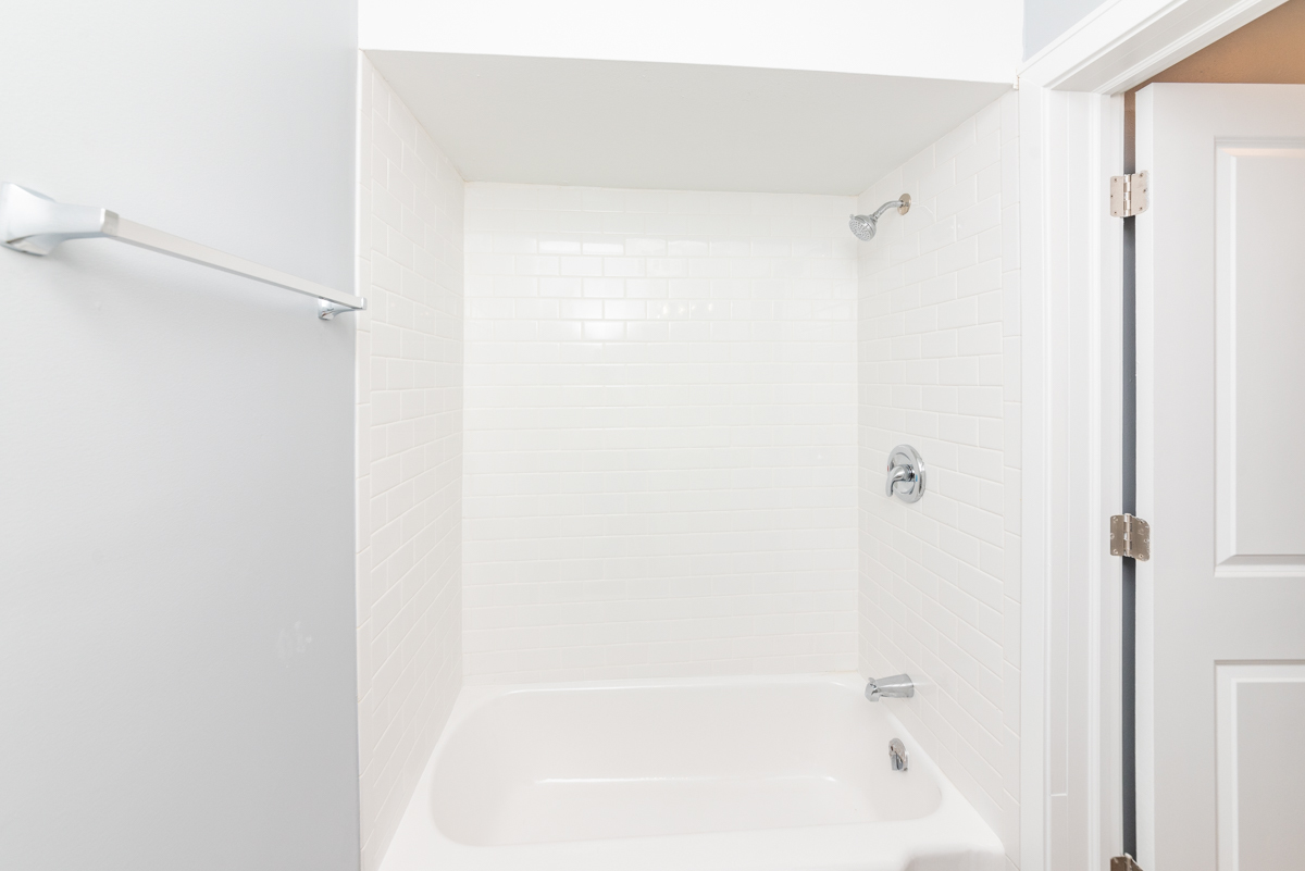 9450 Washington Road, Unit 2B Morton Grove, IL 60053 - Photo 5 of 16