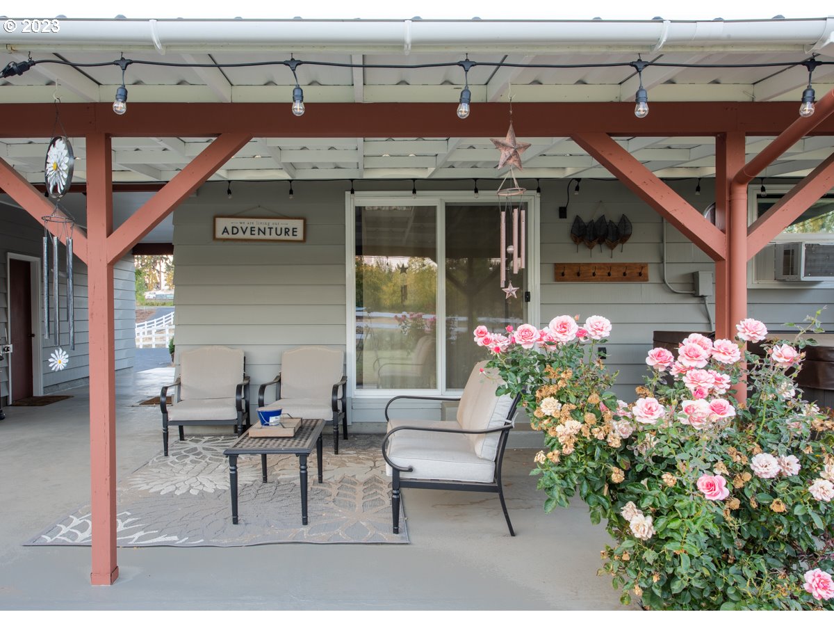 5279 Jasper Road Springfield, OR 97478 - Photo 32 of 48 a front view of a house with a porch