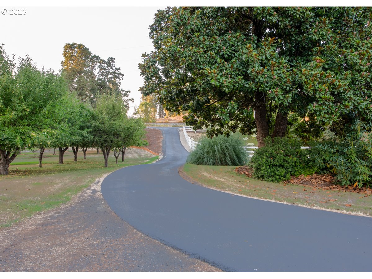 5279 Jasper Road Springfield, OR 97478 - Photo 41 of 48 an outdoor view with yard