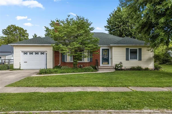 $285,000 | 305 Bourbon Street, Blanchester, OH 45107