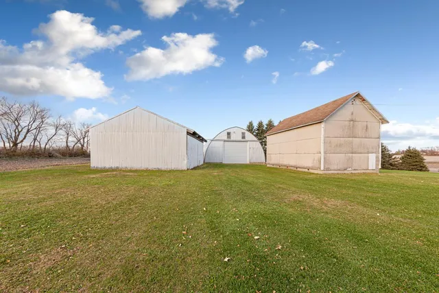 $275,000 | 15035 355th Avenue, Waseca, MN 56093