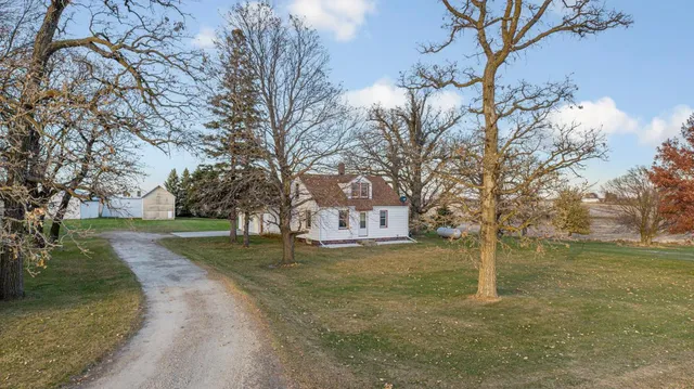 $275,000 | 15035 355th Avenue, Waseca, MN 56093