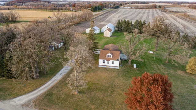 $275,000 | 15035 355th Avenue, Waseca, MN 56093