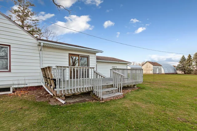 $275,000 | 15035 355th Avenue, Waseca, MN 56093