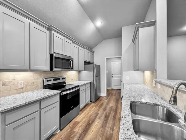 $2,095 | 2812 Orchid Drive, Sherman, TX 75092