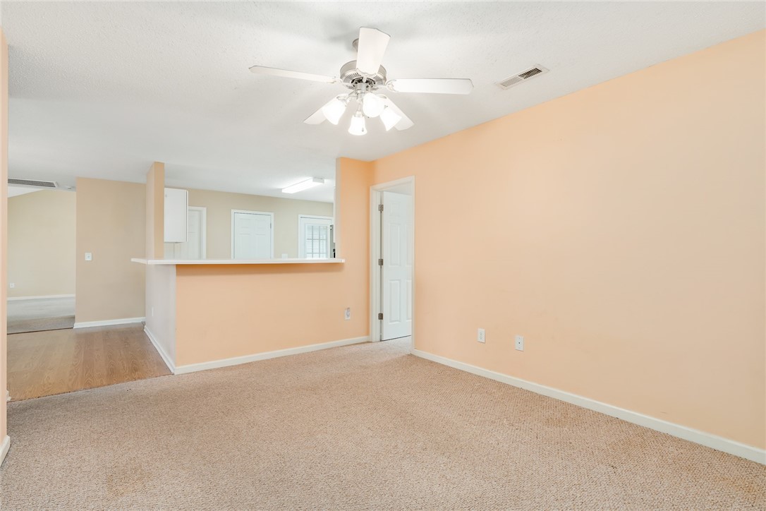 136 Hurst Avenue Anderson, SC 29625 - Photo 11 of 27 Den