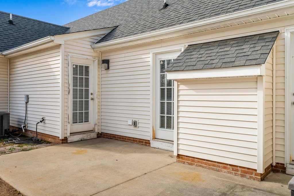 136 Hurst Avenue Anderson, SC 29625 - Photo 24 of 27 Back door patio
