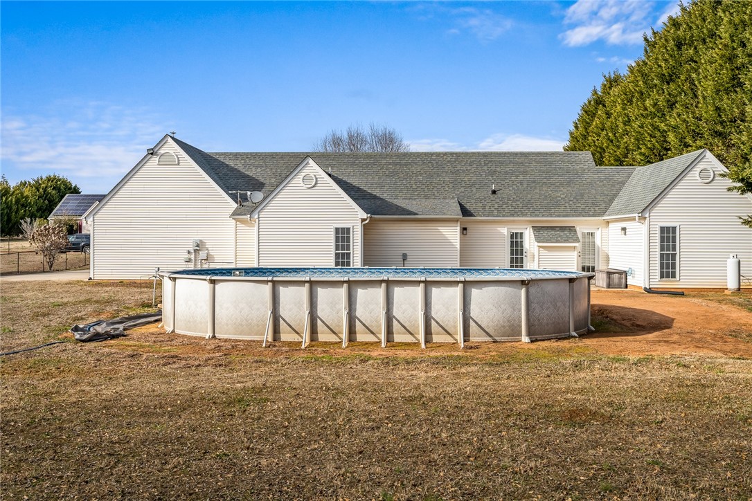 136 Hurst Avenue Anderson, SC 29625 - Photo 25 of 27 Backyard pool