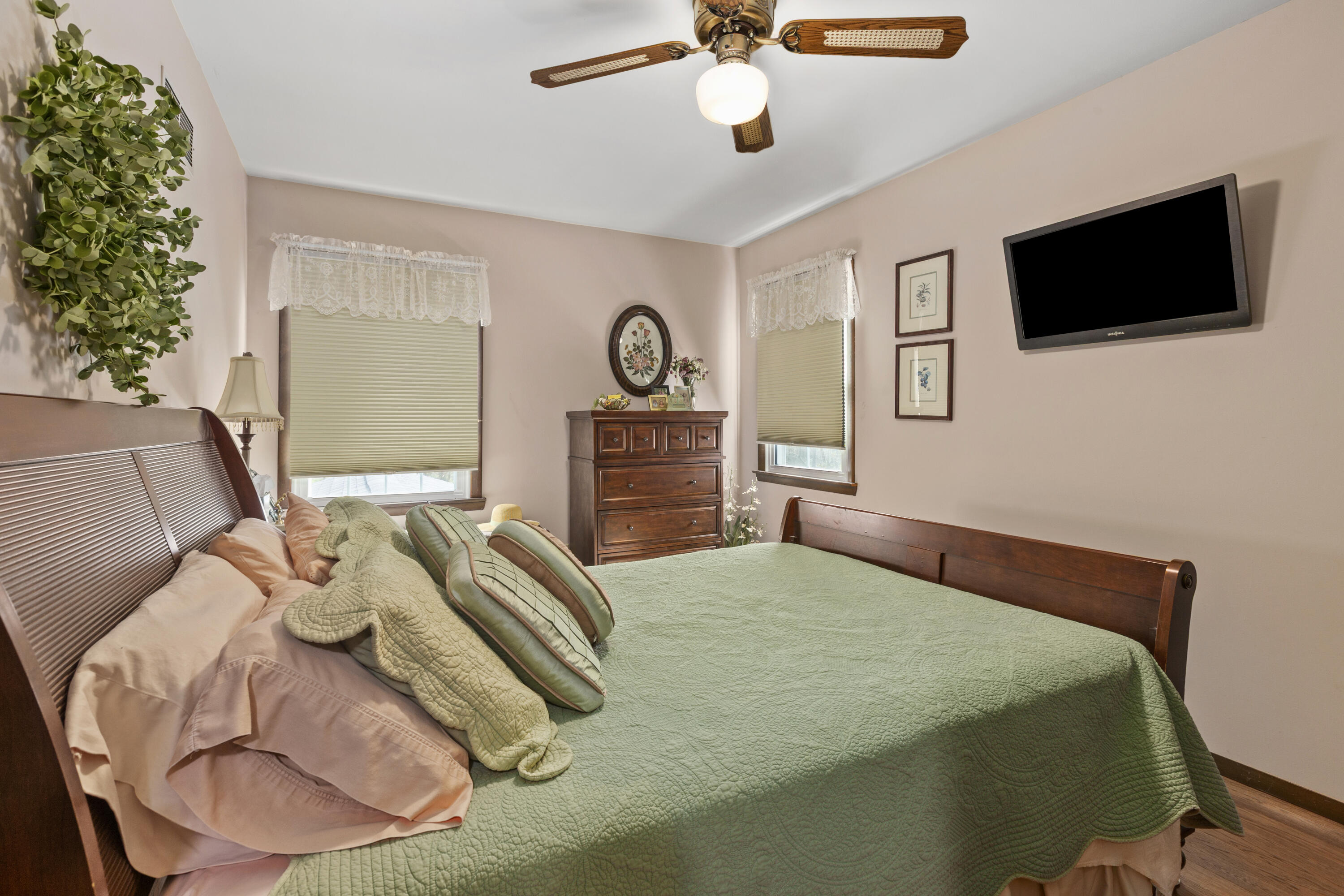 328 East Tratebas Road Valparaiso, IN 46383 - Photo 20 of 48 3000x2000