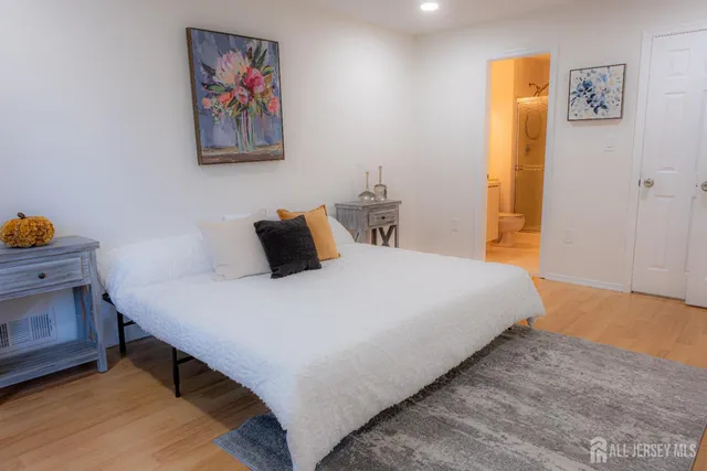 $399,000 | 8 Amethyst Way, Franklin Park, NJ 08823