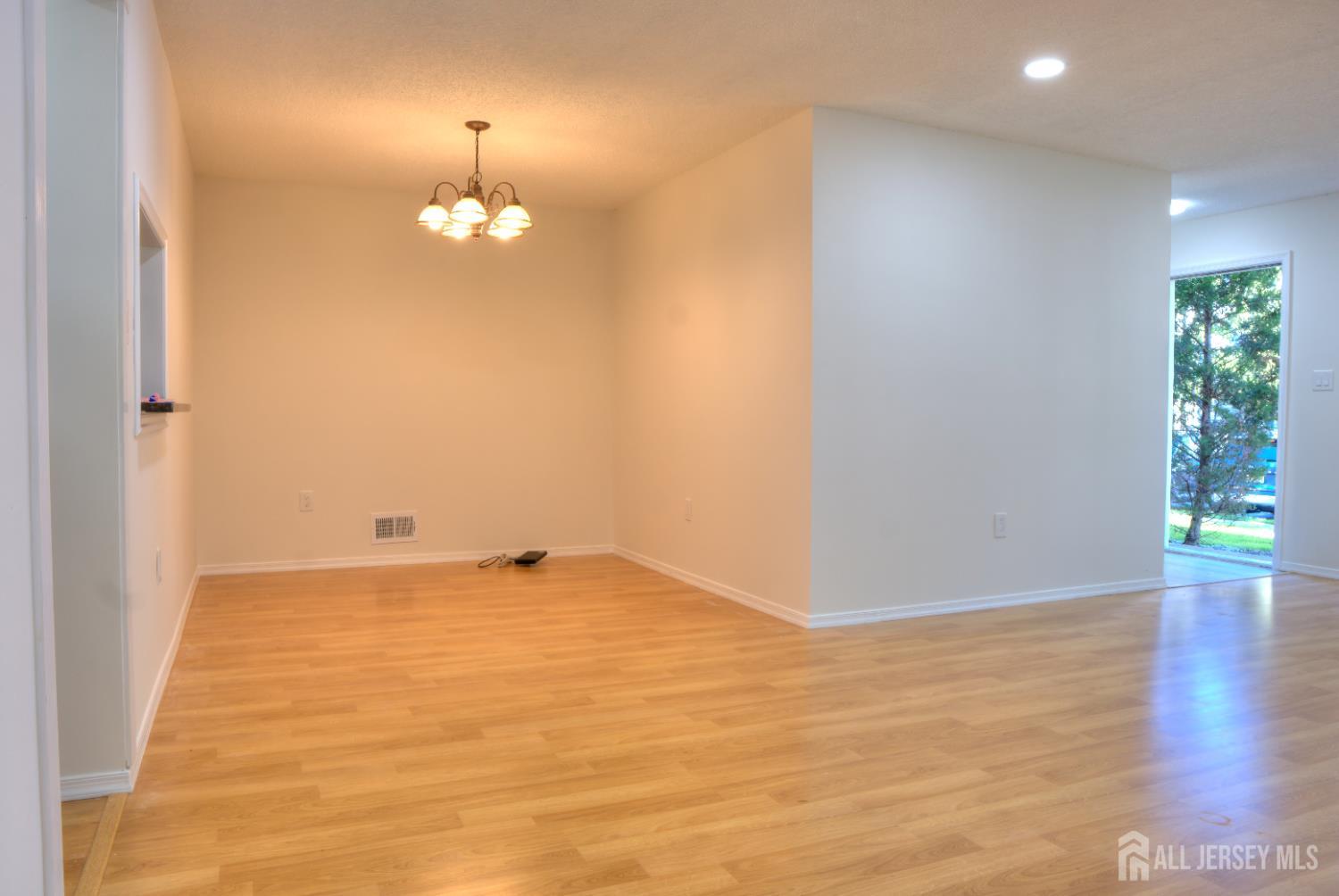 8 Amethyst Way Franklin Park, NJ 08823 - Photo 17 of 31