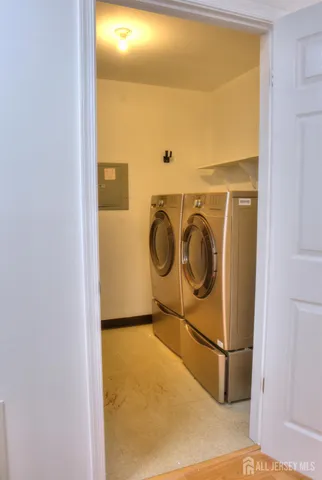 $399,000 | 8 Amethyst Way, Franklin Park, NJ 08823