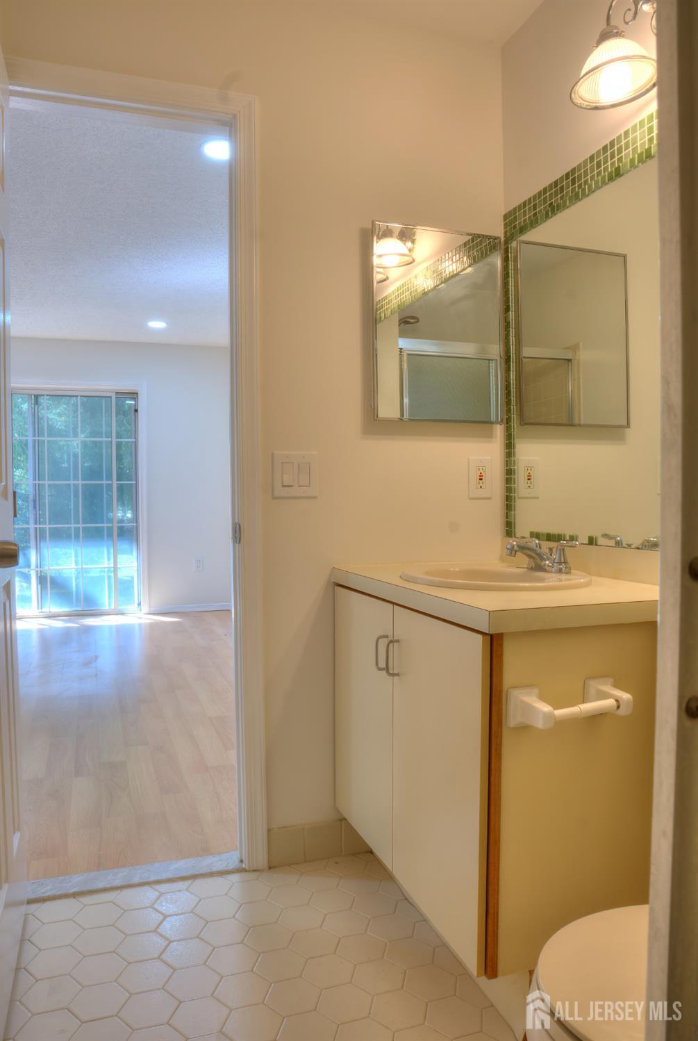 8 Amethyst Way Franklin Park, NJ 08823 - Photo 29 of 31