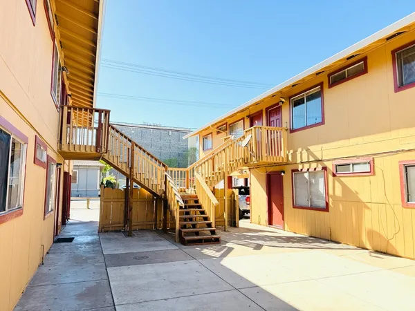 a view of an entryway of the house