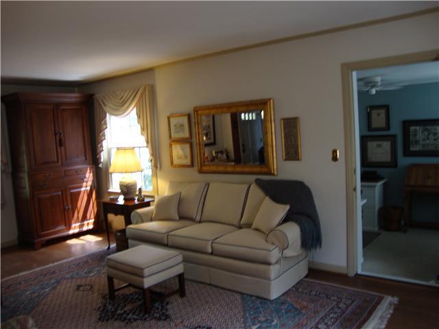 2577 Camden Road Columbus, OH 43221 - Photo 4 of 18