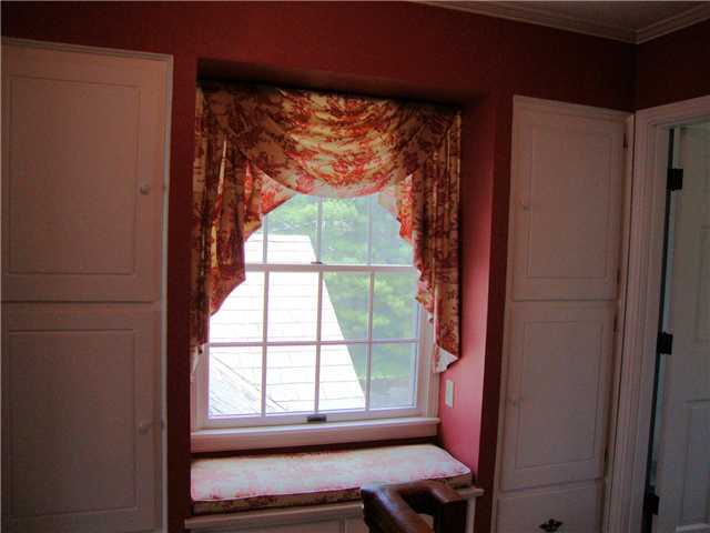 2577 Camden Road Columbus, OH 43221 - Photo 10 of 18