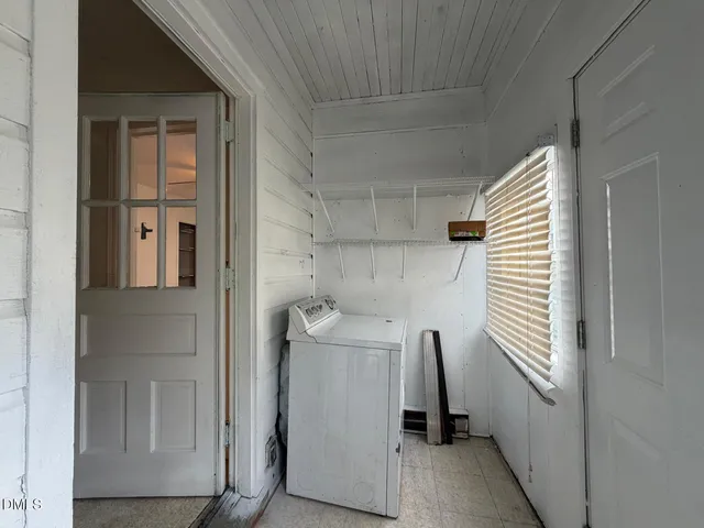 a view of a storage & utility room