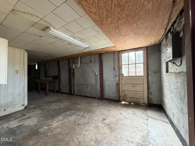 an empty room with closet