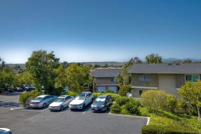 $2,675 | 4218 Fiesta Way, Unit 3, Oceanside, CA 92057