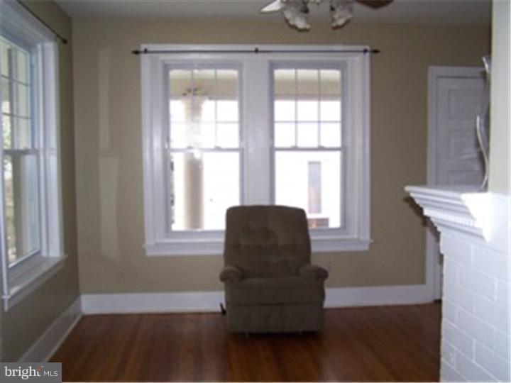 1005 Edgewood Road Havertown, PA 19083 - Photo 5 of 24 Living Room