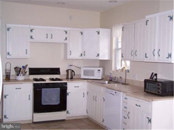 1005 Edgewood Road Havertown, PA 19083 - Photo 9 of 24 Kitchen