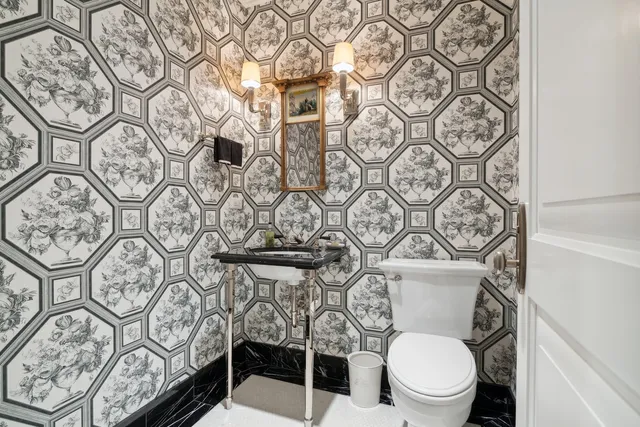 $20,000 | 446 West Huron Street, Chicago, IL 60654