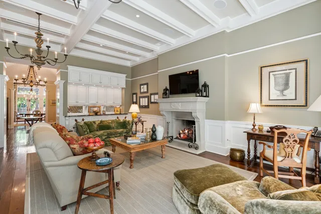 $20,000 | 446 West Huron Street, Chicago, IL 60654