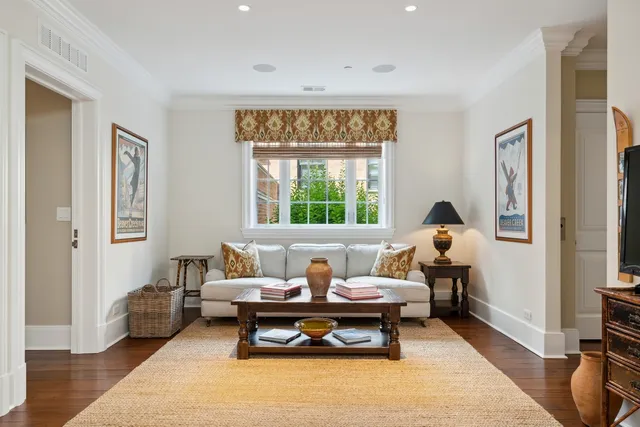 $20,000 | 446 West Huron Street, Chicago, IL 60654