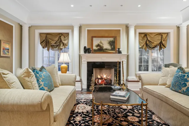 $20,000 | 446 West Huron Street, Chicago, IL 60654