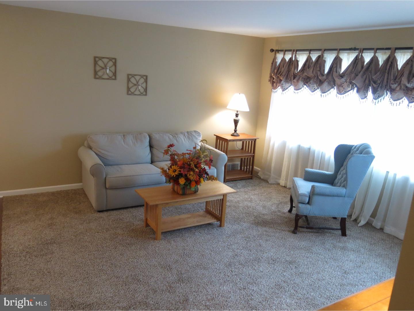 33 Russell Road Willow Grove, PA 19090 - Photo 3 of 25 Gallery Image 3