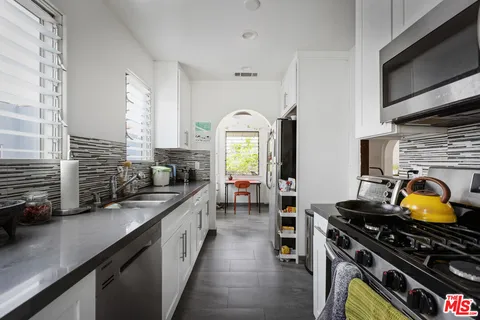 $1,995,000 | 844 South Curson Avenue, Los Angeles, CA 90036
