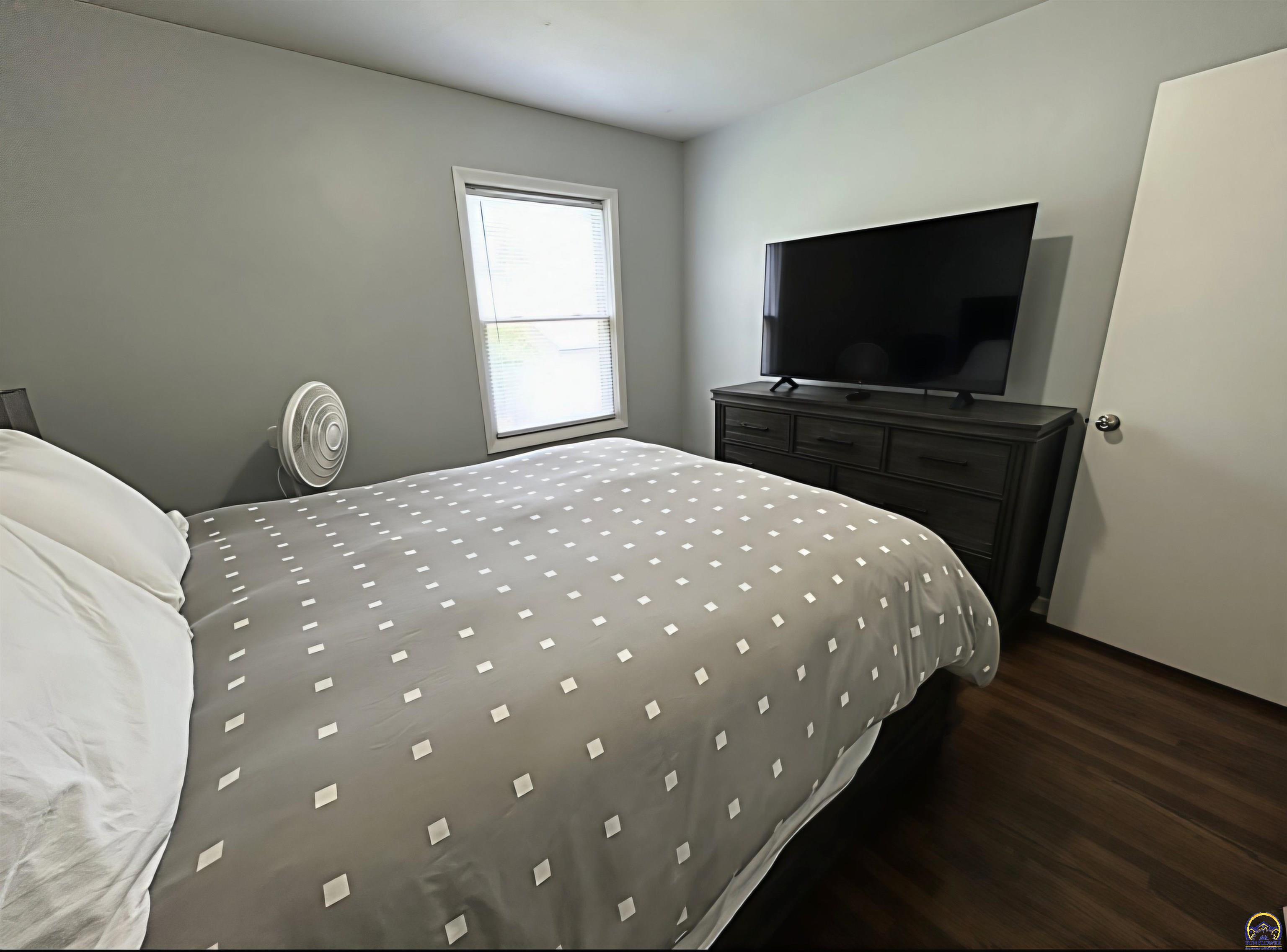 4708 Southwest 18th Terrace Topeka, KS 66604 - Photo 15 of 22