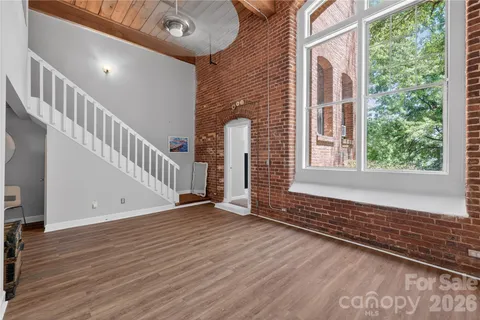 $185,000 | 201 South Hoskins Road, Unit 121, Charlotte, NC 28208