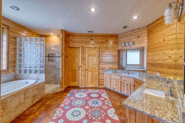 $1,250,000 | 241 Mountain Laurel Lane, Concan, TX 78838