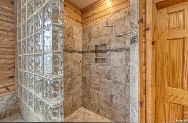 $1,250,000 | 241 Mountain Laurel Lane, Concan, TX 78838