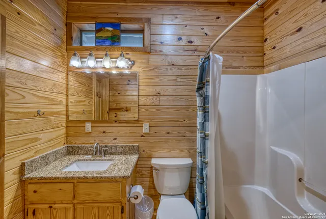 $1,250,000 | 241 Mountain Laurel Lane, Concan, TX 78838