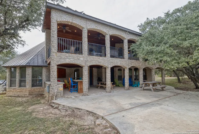 $1,250,000 | 241 Mountain Laurel Lane, Concan, TX 78838