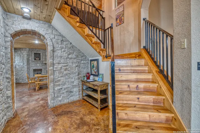 $1,250,000 | 241 Mountain Laurel Lane, Concan, TX 78838