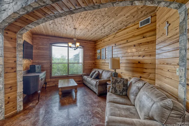 $1,250,000 | 241 Mountain Laurel Lane, Concan, TX 78838