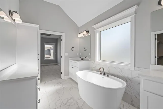 $598,640 | 10205 North Winchester Avenue, Kansas City, MO 64156