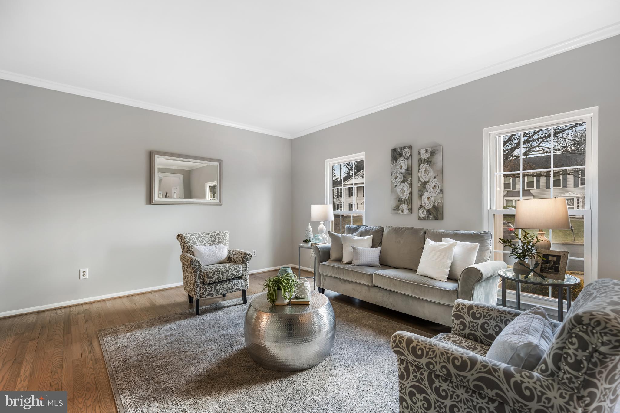 2796 Maple Ridge Drive Woodbridge, VA 22192 - Photo 14 of 90 Living Room