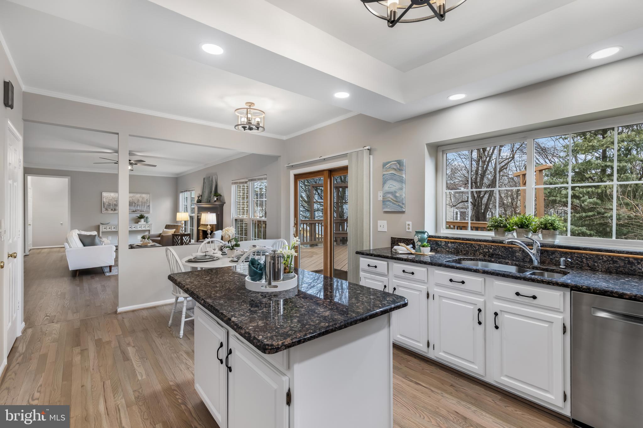 2796 Maple Ridge Drive Woodbridge, VA 22192 - Photo 27 of 90 Kitchen with Box Bay Window
