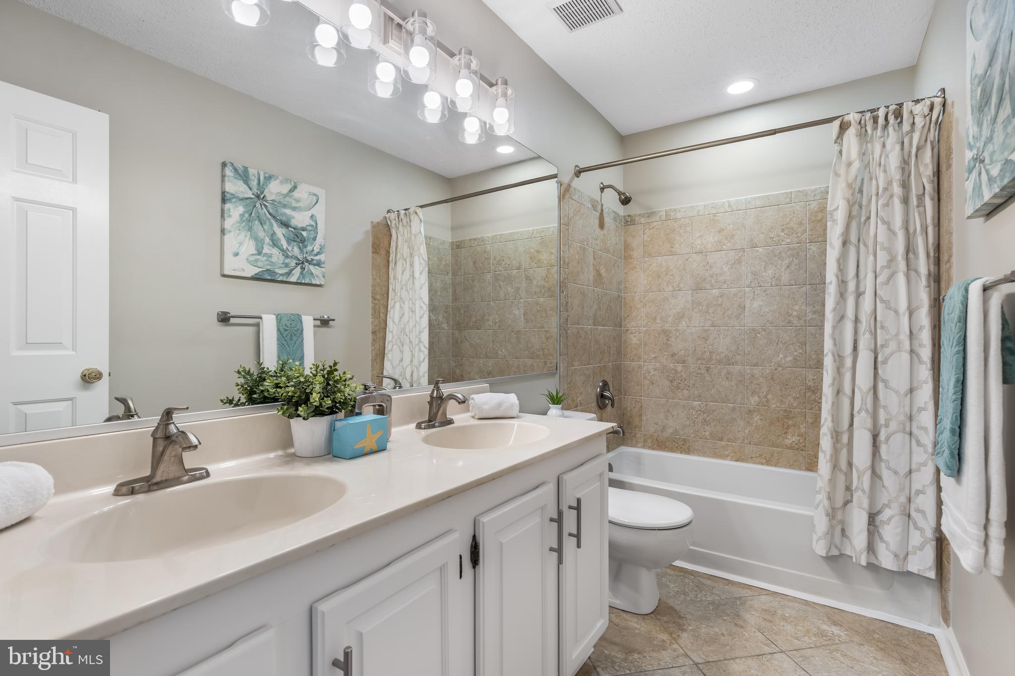 2796 Maple Ridge Drive Woodbridge, VA 22192 - Photo 55 of 90 Full Bathroom #2