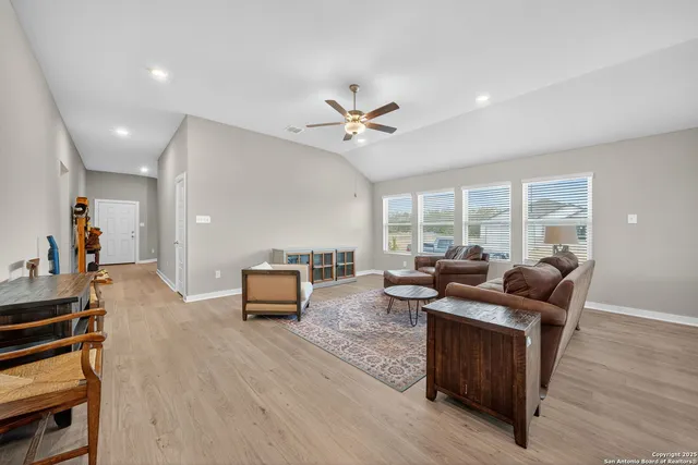 $1,800 | 1177 Water Valley, Seguin, TX 78155