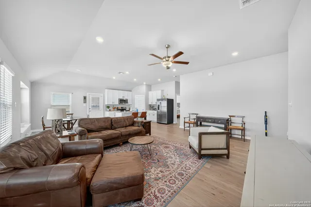 $1,800 | 1177 Water Valley, Seguin, TX 78155