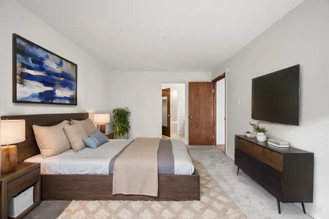 $142,000 | 1100 Holbrook Road, Unit D, Homewood, IL 60430