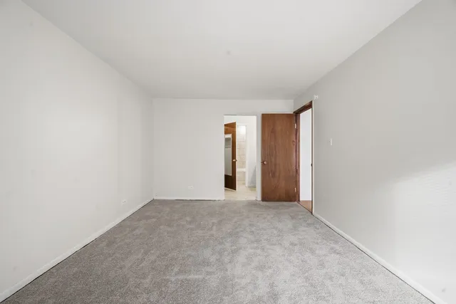 $142,000 | 1100 Holbrook Road, Unit D, Homewood, IL 60430